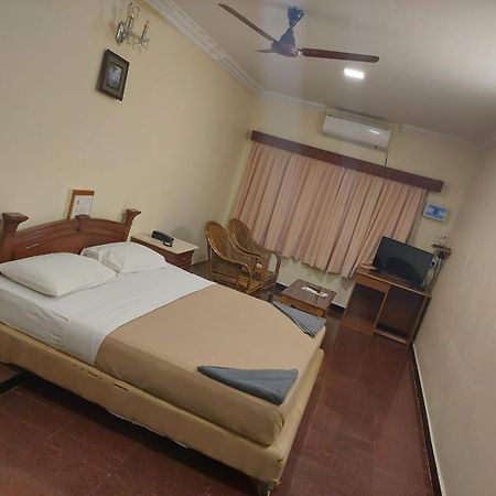 Sea Breeze Beach Resort 马哈巴利普拉姆 外观 照片