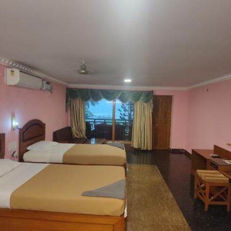 Sea Breeze Beach Resort 马哈巴利普拉姆 外观 照片