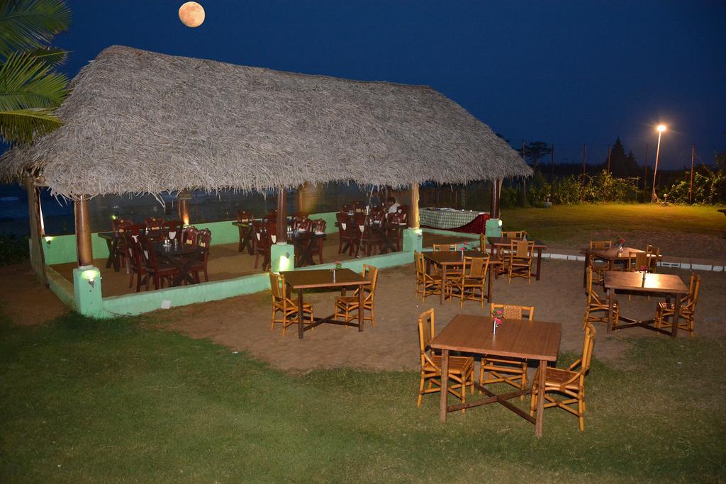 Sea Breeze Beach Resort 马哈巴利普拉姆 外观 照片