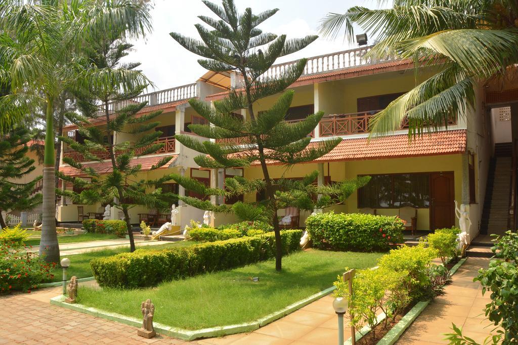 Sea Breeze Beach Resort 马哈巴利普拉姆 外观 照片