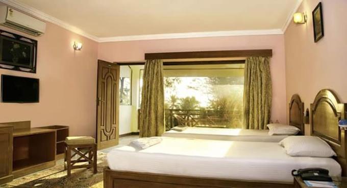 Sea Breeze Beach Resort 马哈巴利普拉姆 外观 照片
