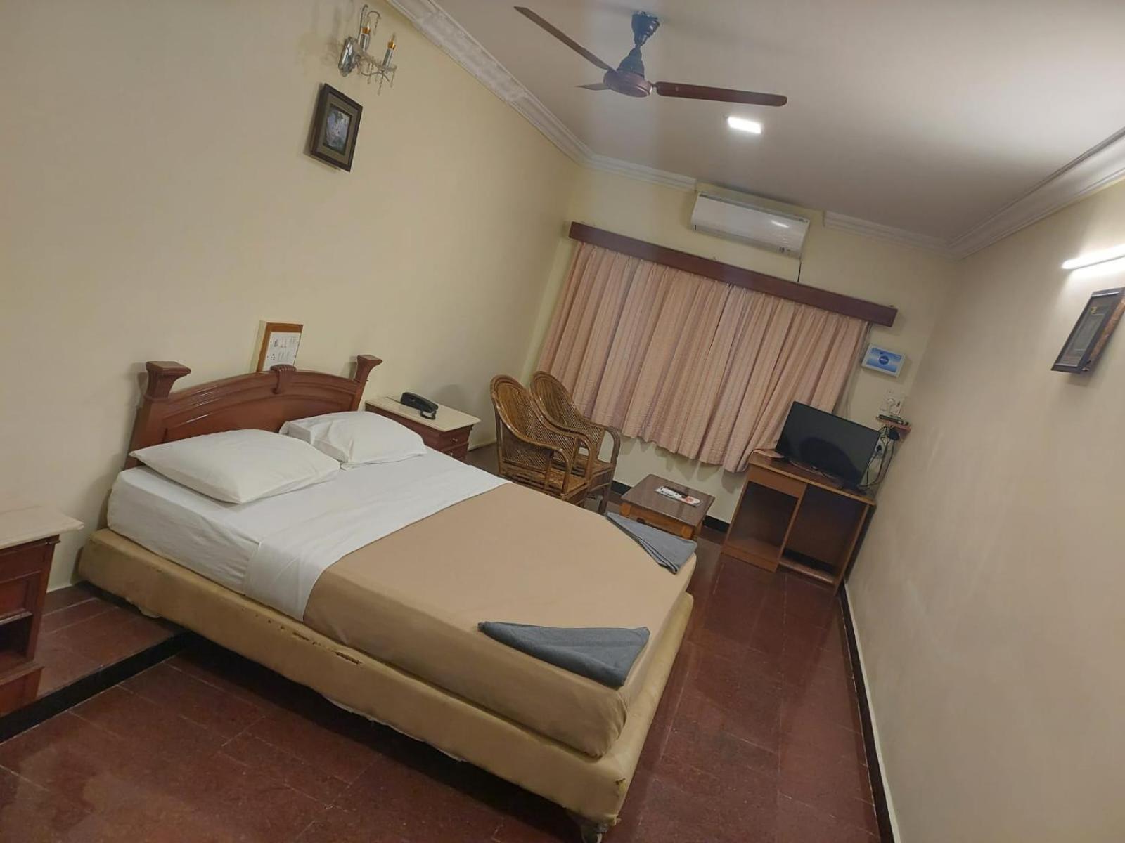 Sea Breeze Beach Resort 马哈巴利普拉姆 外观 照片