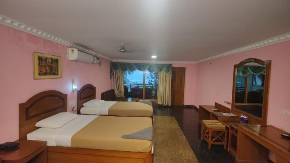 Sea Breeze Beach Resort 马哈巴利普拉姆 外观 照片