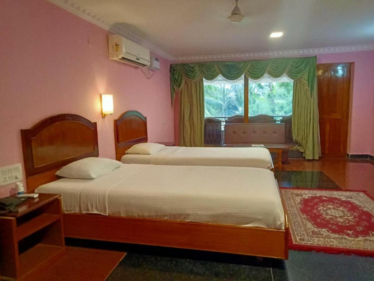 Sea Breeze Beach Resort 马哈巴利普拉姆 外观 照片
