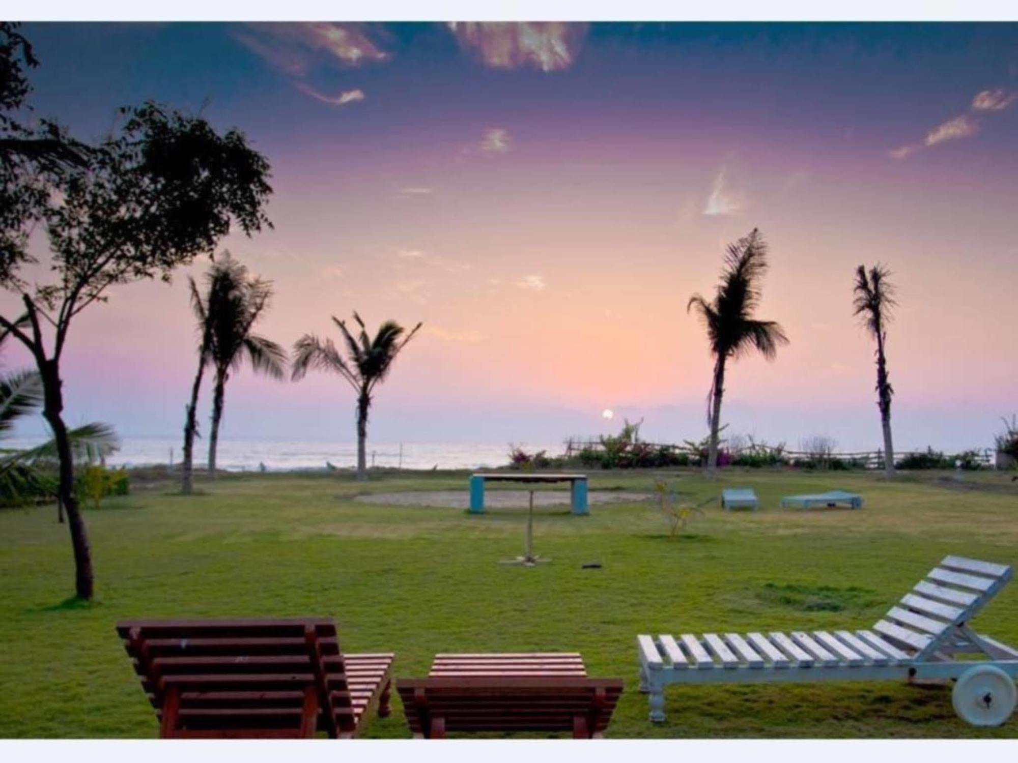 Sea Breeze Beach Resort 马哈巴利普拉姆 外观 照片