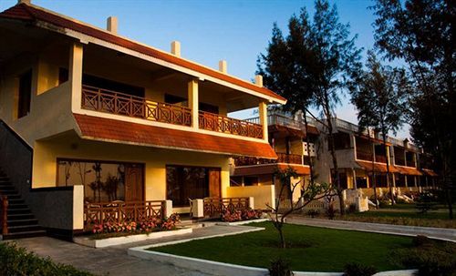 Sea Breeze Beach Resort 马哈巴利普拉姆 外观 照片
