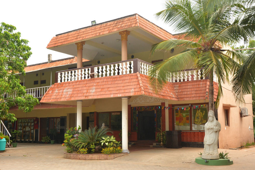 Sea Breeze Beach Resort 马哈巴利普拉姆 外观 照片
